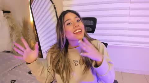 Snapshot of rachell_criss chatting on November 13, 2025, 3:49 am Rachell online show from November 13, 2025, 3:49 am