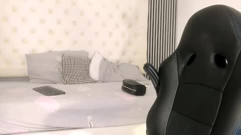 rachell_owen online show from December 15, 2025, 3:22 am