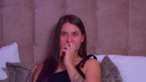 Snapshot of rachellsimpson chatting on January 24, 2025, 12:31 am RachellSimpson online show from January 24, 2025, 12:31 am