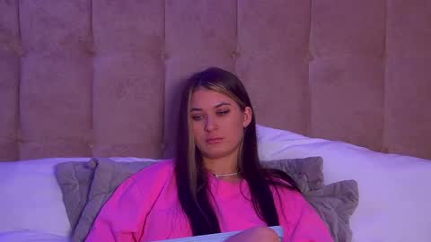 Snapshot of rachellsimpson chatting on March 11, 2025, 9:59 pm RachellSimpson online show from March 11, 2025, 9:59 pm