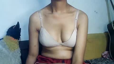 RachelShiny online show from September 19, 2025, 6:52 pm