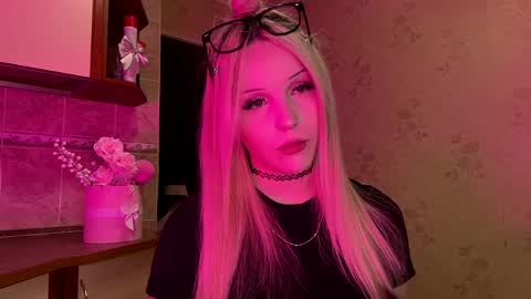 Lily online show from March 24, 2026, 6:46 pm