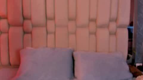 Radiant Naomi online show from April 15, 2026, 11:17 am