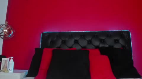 Snapshot of radiant_sapphire chatting on December 7, 2024, 2:46 pm radiant_sapphire online show from December 7, 2024, 2:46 pm