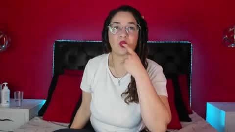 Snapshot of radiant_sapphire chatting on December 9, 2024, 2:17 pm radiant_sapphire online show from December 9, 2024, 2:17 pm