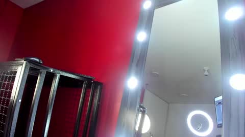 Snapshot of radiant_sapphire chatting on December 13, 2024, 2:16 pm radiant_sapphire online show from December 13, 2024, 2:16 pm