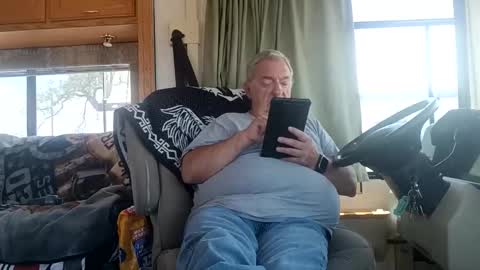 Snapshot of radiomantim chatting on April 21, 2026, 7:06 pm Radioman for fun online show from April 21, 2026, 7:06 pm