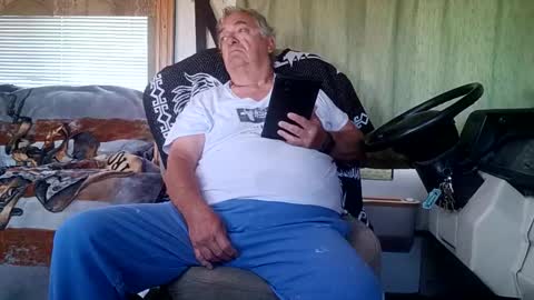 Snapshot of radiomantim chatting on May 6, 2026, 2:55 pm Radioman for fun online show from May 6, 2026, 2:55 pm