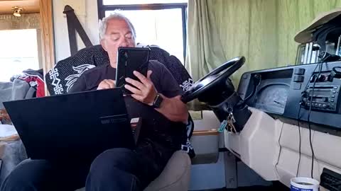 Snapshot of radiomantim chatting on May 7, 2026, 2:11 pm Radioman for fun online show from May 7, 2026, 2:11 pm