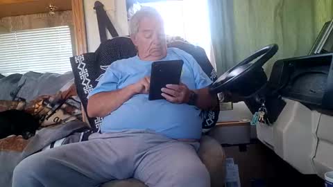 Snapshot of radiomantim chatting on May 19, 2026, 3:18 pm Radioman for fun online show from May 19, 2026, 3:18 pm