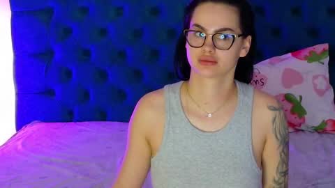 sweet peach online show from October 24, 2025, 6:43 am