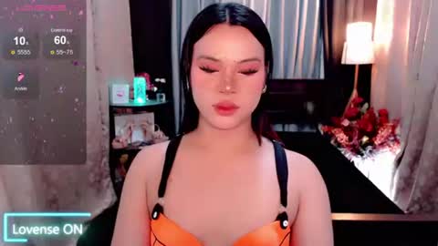 Snapshot of raeganclinton chatting on September 16, 2025, 12:11 am raeganclinton online show from September 16, 2025, 12:11 am