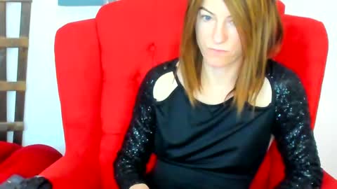 Snapshot of raemonnay chatting on February 24, 2025, 1:31 pm raemonnay online show from February 24, 2025, 1:31 pm