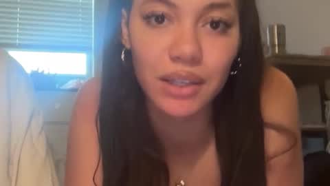 raevynfoxe online show from April 24, 2026, 9:28 pm