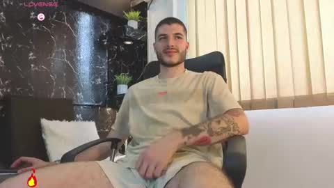 Snapshot of rafael_mendez chatting on June 13, 2026, 7:56 pm R A F A E L online show from June 13, 2026, 7:56 pm