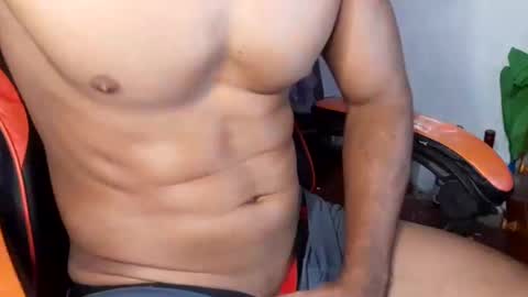 Snapshot of ragnar586 chatting on February 7, 2025, 6:34 pm Ragnar69 online show from February 7, 2025, 6:34 pm