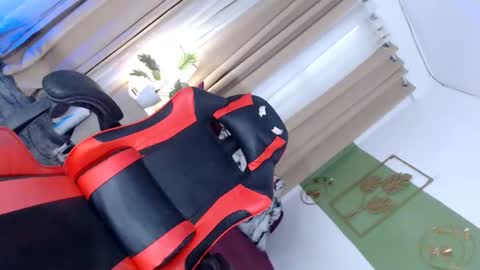 Snapshot of raileykink chatting on February 14, 2025, 3:43 am itsmeRailey online show from February 14, 2025, 3:43 am