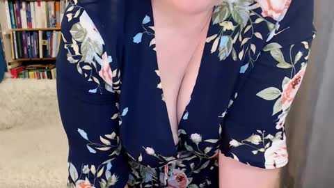 Snapshot of rainbowladyy chatting on November 12, 2025, 2:12 am rainbowladyy online show from November 12, 2025, 2:12 am