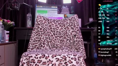 Laura online show from January 19, 2025, 8:39 am