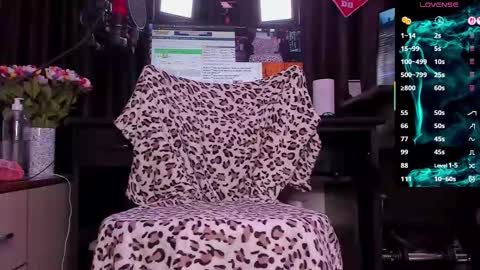 Laura online show from February 18, 2026, 3:57 am