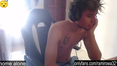 Snapshot of ramisexyloveyou chatting on January 20, 2025, 1:21 pm Ramiro online show from January 20, 2025, 1:21 pm