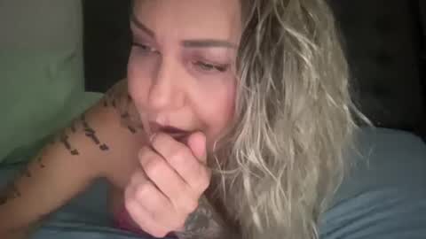 Mamakel online show from November 3, 2025, 2:13 am