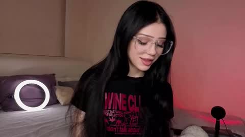 Snapshot of randiburt chatting on October 24, 2025, 6:26 pm Luna online show from October 24, 2025, 6:26 pm