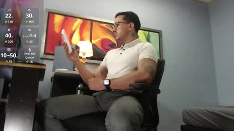 Snapshot of randylukehot chatting on February 9, 2026, 7:40 pm randylukehot online show from February 9, 2026, 7:40 pm