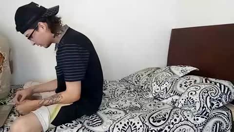 Snapshot of rangel_sex chatting on February 17, 2025, 4:37 pm Rangel and Lola online show from February 17, 2025, 4:37 pm