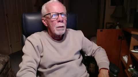 Snapshot of ranger1001 chatting on December 4, 2024, 9:57 pm ranger1001 online show from December 4, 2024, 9:57 pm