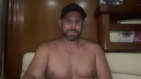 Snapshot of ransguy chatting on February 8, 2025, 9:35 am ransguy online show from February 8, 2025, 9:35 am