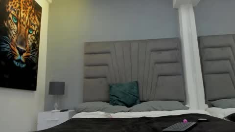 Raphael Nyon online show from February 5, 2026, 3:33 am