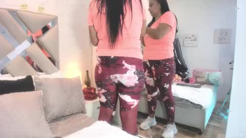 Raquel Moore  online show from November 13, 2025, 11:42 am