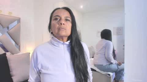 Raquel Moore  online show from November 29, 2025, 11:35 am