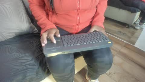 Raquel Moore  online show from February 9, 2026, 12:53 pm