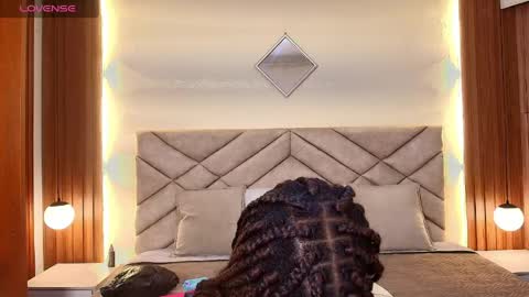 Snapshot of raqueljones_ chatting on April 24, 2026, 12:18 pm Raquel online show from April 24, 2026, 12:18 pm