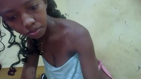 Snapshot of rasoanirinaa chatting on May 27, 2026, 4:53 am rasoanirinaa online show from May 27, 2026, 4:53 am