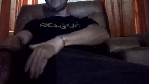 Snapshot of raspines chatting on October 16, 2025, 7:20 am Raspiness Cam online show from October 16, 2025, 7:20 am