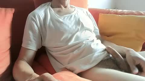Snapshot of raul101101101101 chatting on June 9, 2026, 7:20 am raul101101101101 online show from June 9, 2026, 7:20 am