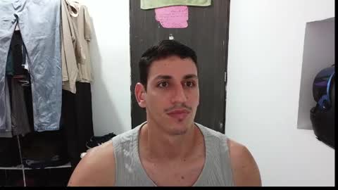 Snapshot of raul240335 chatting on May 30, 2026, 11:13 pm Raul online show from May 30, 2026, 11:13 pm