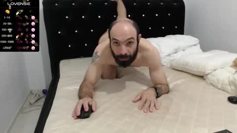 RaulWildBoy27 online show from October 12, 2025, 1:43 pm