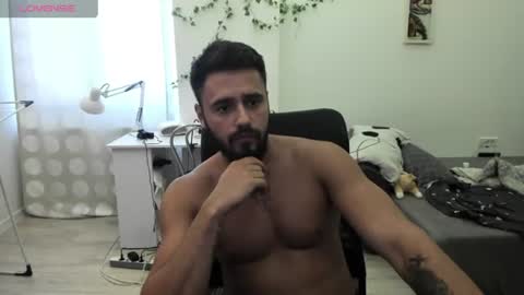 Snapshot of raulmaxel chatting on July 6, 2026, 5:59 am RaulMaxel online show from July 6, 2026, 5:59 am