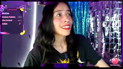   online show from November 6, 2025, 11:33 am