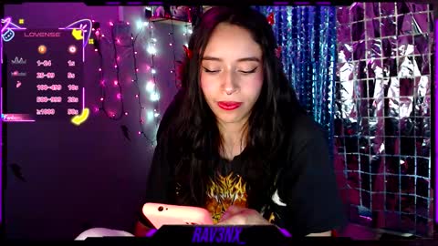   online show from November 26, 2025, 7:04 pm