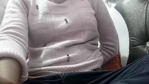 Snapshot of rava_sexy chatting on February 18, 2026, 2:40 am rava_sexy online show from February 18, 2026, 2:40 am