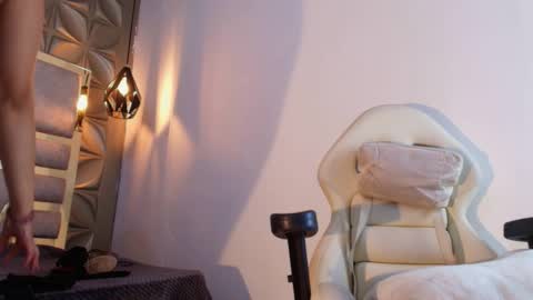 Snapshot of rave_paradise chatting on September 26, 2025, 11:03 am online show from September 26, 2025, 11:03 am