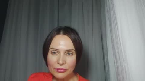 Snapshot of ravea_ chatting on December 15, 2025, 7:07 pm Emma online show from December 15, 2025, 7:07 pm