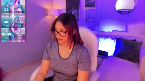 Snapshot of raven_curly chatting on December 14, 2025, 4:40 am Raven Curly online show from December 14, 2025, 4:40 am