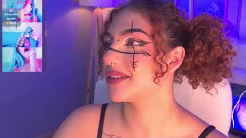 Snapshot of raven_curly chatting on December 18, 2025, 4:51 am Raven Curly online show from December 18, 2025, 4:51 am