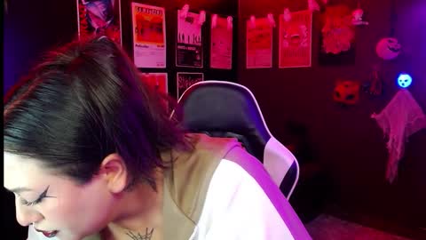 Snapshot of raven_darkk chatting on September 30, 2025, 8:14 pm Raven online show from September 30, 2025, 8:14 pm